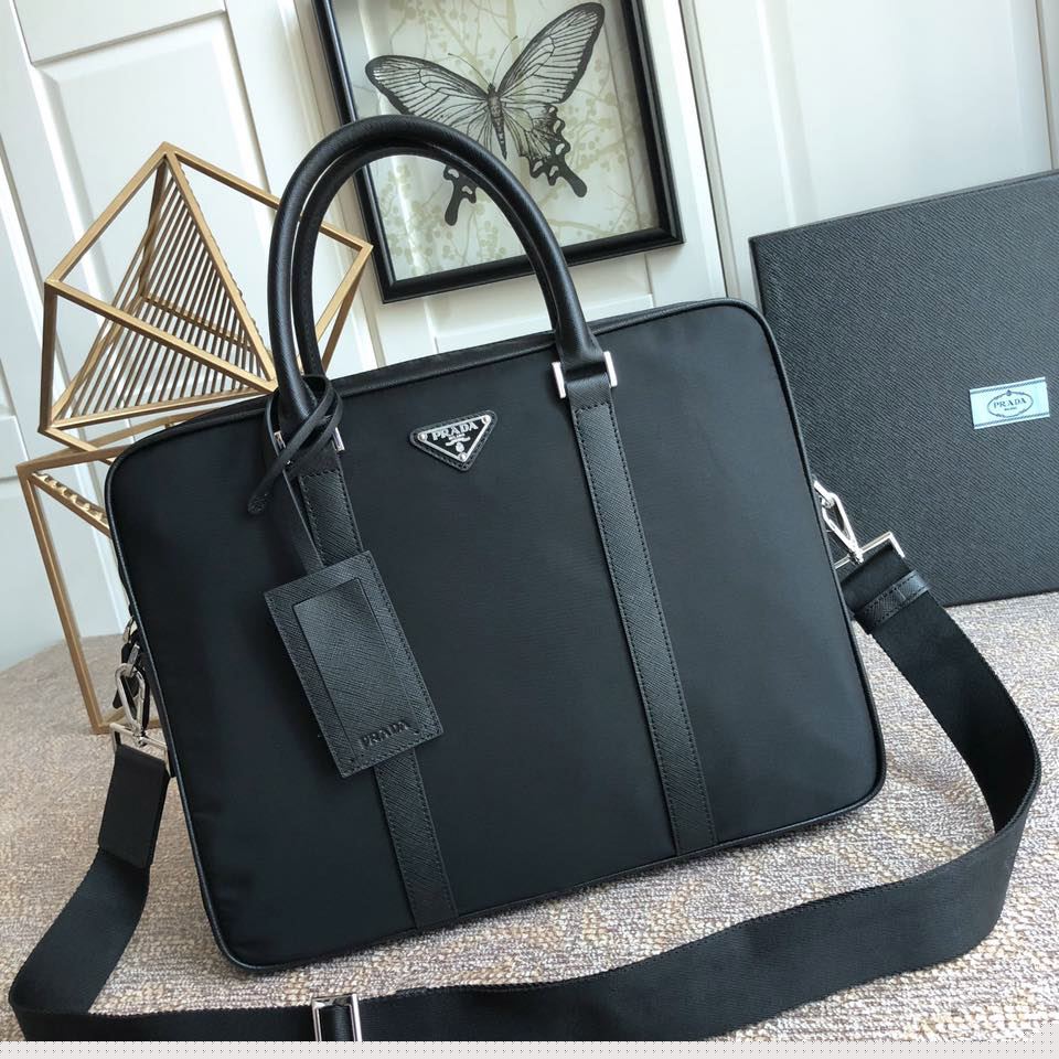 Pra*a briefcase